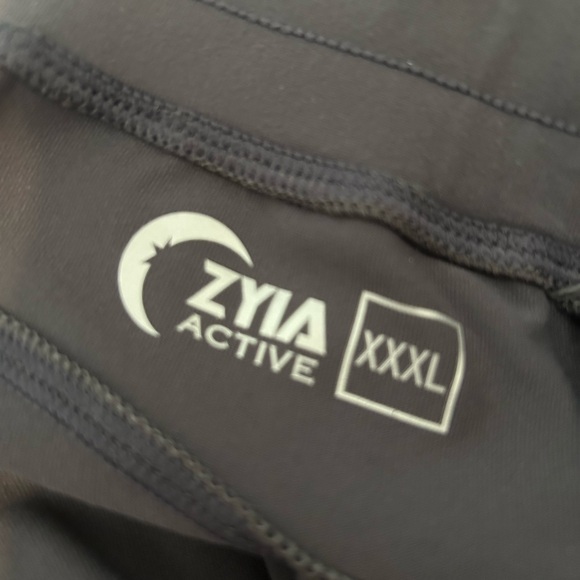 ZYIA Unwind Jogger - Picture 7 of 8